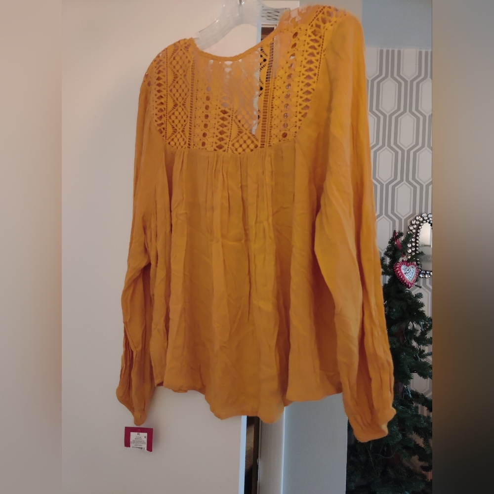 Mossimo boho top - Picture 2 of 3